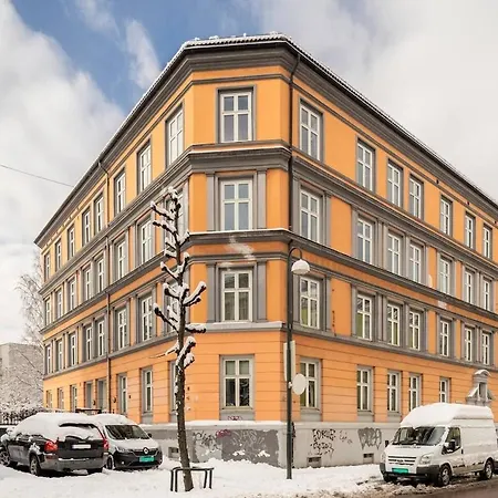 Apartment Spacious Flat In Trendy Area