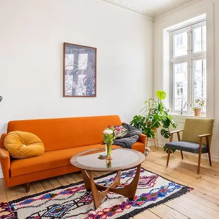 Apartment Spacious Flat In Trendy Area *